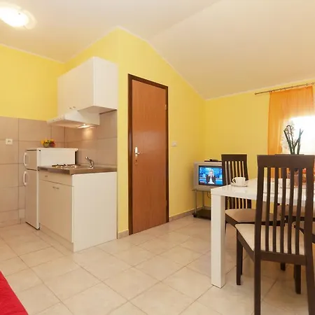 Mara Apartment *