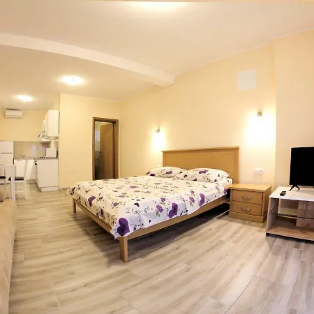 Appartement Mara *